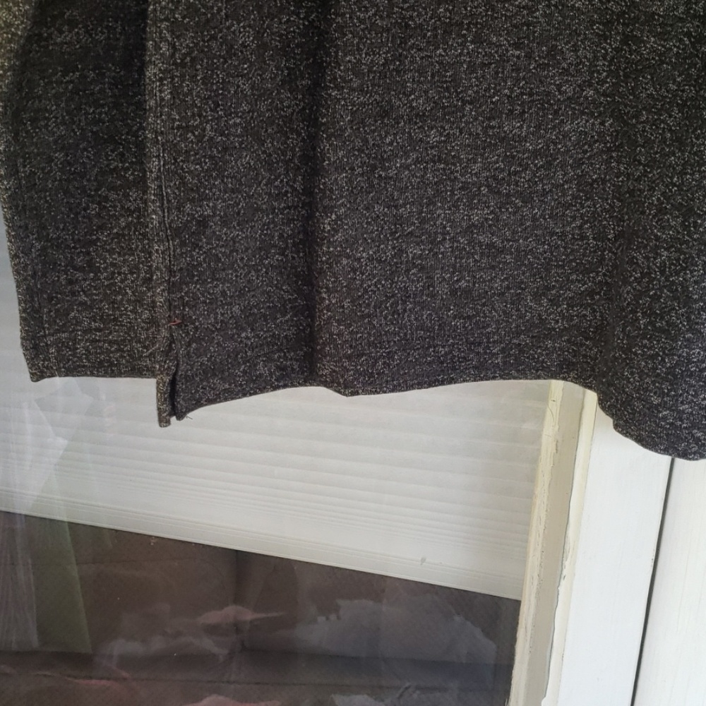 Tommy Bahama Sweater - Picture 5 of 5